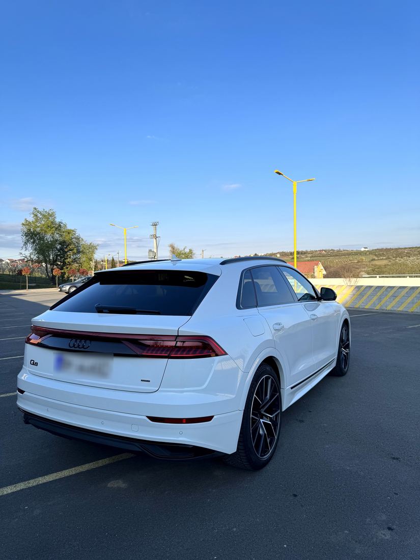 Audi Q8 — poză îmbunătățită 1